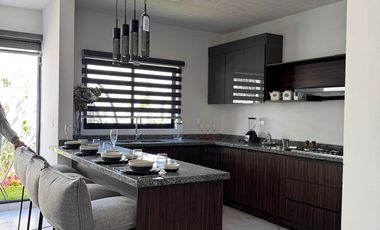 CASA RESIDENCIAL MINIMALISTA CON EQUIPAMIENTO EN PACHUCA A 5 MINUTOS DE ZONA PLATEADA