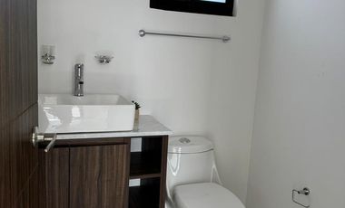 CASA RESIDENCIAL MINIMALISTA CON EQUIPAMIENTO EN PACHUCA A 5 MINUTOS DE ZONA PLATEADA