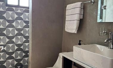 CASA RESIDENCIAL MINIMALISTA CON EQUIPAMIENTO EN PACHUCA A 5 MINUTOS DE ZONA PLATEADA