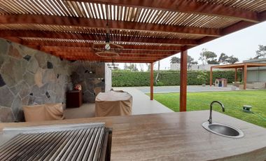 En ALQUILER, moderna casa con Piscina y finos acabados 🏡💙