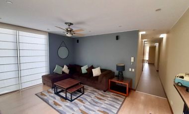 En ALQUILER, moderna casa con Piscina y finos acabados 🏡💙