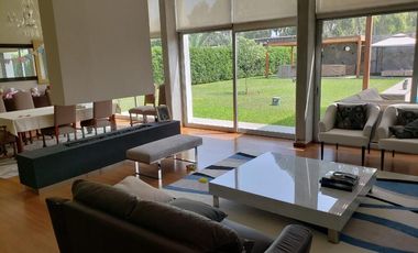 En ALQUILER, moderna casa con Piscina y finos acabados 🏡💙