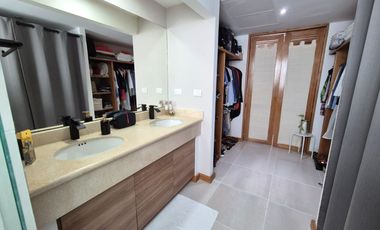 Condominio de Lujo tipo Lock-off, 4 Recámaras, 4 Baños!