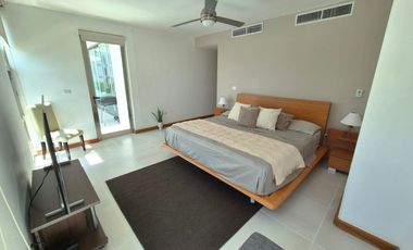 Condominio de Lujo tipo Lock-off, 4 Recámaras, 4 Baños!