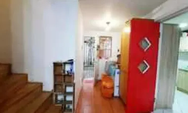 Se Vende Amplia Y Cómoda Casa Esquina De 2 Pisos