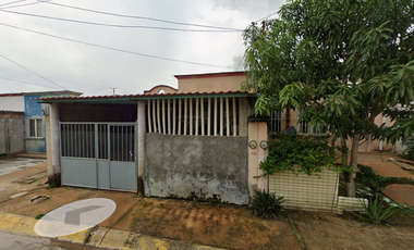 Casa Calle Primavera, Fraccionamiento Las Arboledas, Cosoleacaque, Veracruz de Ignacio de la Llave, MEX NO CREDITOS