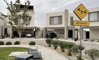 CASA EN RENTA AMUEBLADA FRACCIONAMIENTO RESERVA SUR