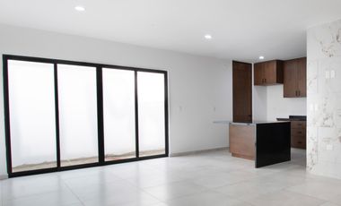 Casa en venta. Fracc. Real Campestre, Zona Country, Villahermosa.