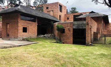 CASA EN VENTA - CUENCA - SECTOR UNIVERSIDAD DEL AZUAY