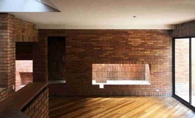CASA EN VENTA - CUENCA - SECTOR UNIVERSIDAD DEL AZUAY