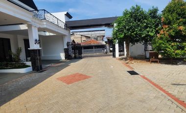 Townhouse Cantik American Classic Area Cirendeu Tangerang Selatan