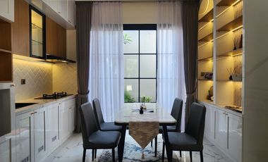 Townhouse Cantik American Classic Area Cirendeu Tangerang Selatan