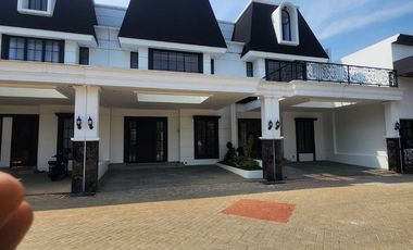 Townhouse Cantik American Classic Area Cirendeu Tangerang Selatan
