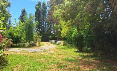 Se vende Parcela con casa en Linares