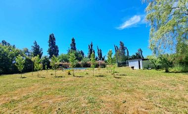 Se vende Parcela con casa en Linares
