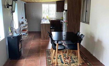 Se vende terreno con casa en Carretones