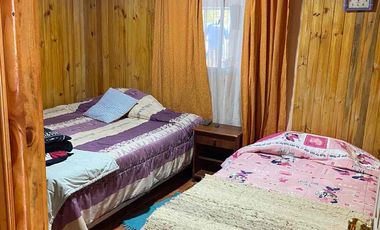 Se vende terreno con casa en Carretones