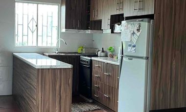 Se vende terreno con casa en Carretones