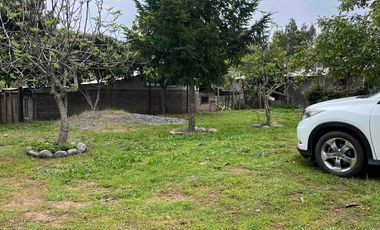 Se vende terreno con casa en Carretones