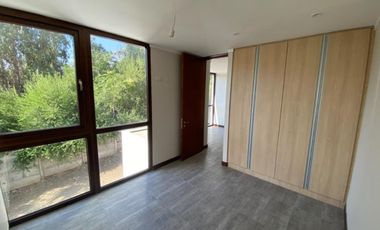 CASA TOWNHOUSE LIQUIDA BANCO EN PEÑALOLEN 275M2
