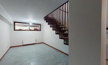 CASA TOWNHOUSE LIQUIDA BANCO EN PEÑALOLEN 275M2