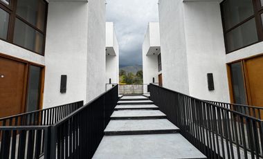CASA TOWNHOUSE LIQUIDA BANCO EN PEÑALOLEN 275M2