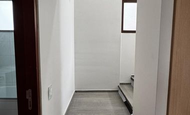 CASA TOWNHOUSE LIQUIDA BANCO EN PEÑALOLEN 275M2