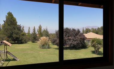 Se Arrienda Casa en Parcela Compartida en Condominio en Pirque