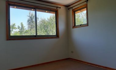 Se Arrienda Casa en Parcela Compartida en Condominio en Pirque
