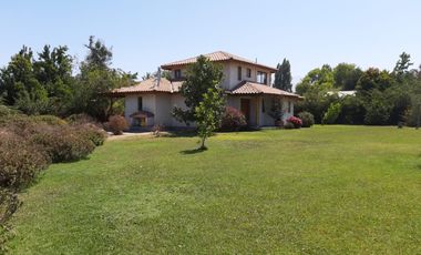 Se Arrienda Casa en Parcela Compartida en Condominio en Pirque