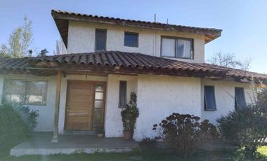 Se Arrienda Casa en Parcela Compartida en Condominio en Pirque