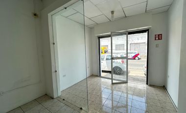 Local en Alquiler en la Alborada,  Avenida Principal, 1 Baño, Norte de Guayaquil.