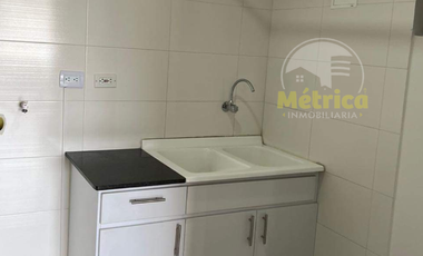 DISPONIBLE APARTAMENTO EN AV LOS ESTUDIANTES ARRIENDO