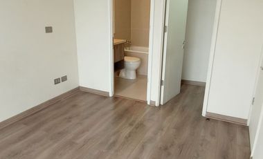 DPTO. 1 DORM / 1 BAÑO / 1 BOD. BARRIO REPÚBLICA, SANTIAGO CENTRO.-