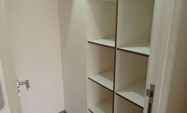 DPTO. 1 DORM / 1 BAÑO / 1 BOD. BARRIO REPÚBLICA, SANTIAGO CENTRO.-
