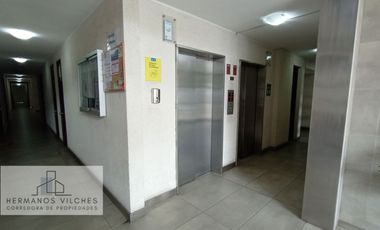 DPTO. 1 DORM / 1 BAÑO / 1 BOD. BARRIO REPÚBLICA, SANTIAGO CENTRO.-
