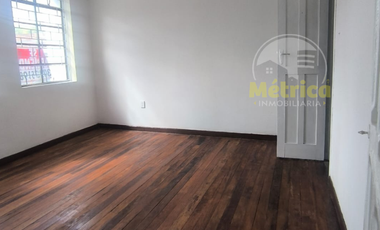 DISPONIBLE CASA COMERCIAL SECTOR LAS CUADRAS