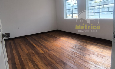 DISPONIBLE CASA COMERCIAL SECTOR LAS CUADRAS