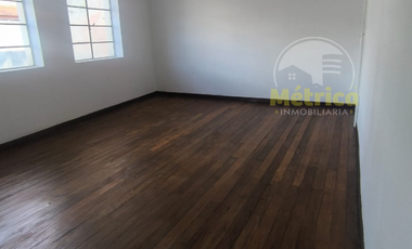 DISPONIBLE CASA COMERCIAL SECTOR LAS CUADRAS