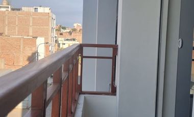 🏡 ALQUILO Departamento moderno en Huanchaco – Frente a parque, a 2 cuadras del mar 🌊