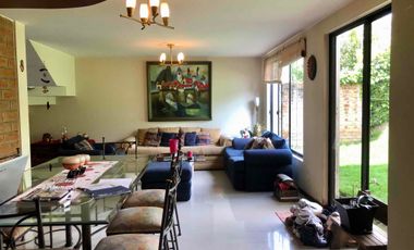 Hermosa casa en venta, sector El Retorno, conjunto cerrado con seguridad digital!