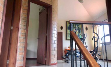 Hermosa casa en venta, sector El Retorno, conjunto cerrado con seguridad digital!