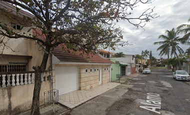 CASA EN VENTA EN EXCELENTE UBICACIÓN EN VERACRUZ !!!