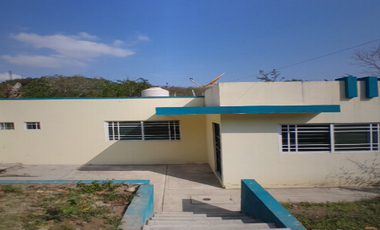 CASA DE ENTREGA INMEDIATA EN MANUEL AVILA CAMACHO, COL MANANTIALES, SECTOR SANTA FE, TANTOYUCA, VERACRUZ