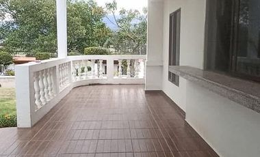 Renta linda casa al ingreso de Cotacachi