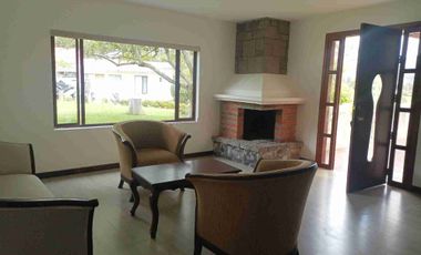 Renta linda casa al ingreso de Cotacachi