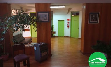 Céntrica Clínica, 2 niveles, 12 privados, 490 m2