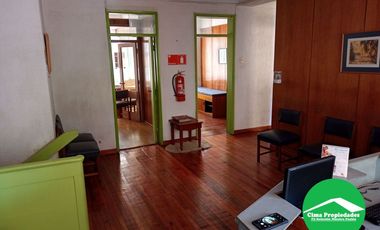 Céntrica Clínica, 2 niveles, 12 privados, 490 m2