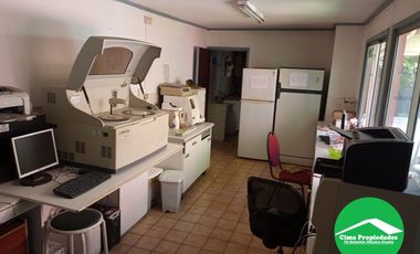 Céntrica Clínica, 2 niveles, 12 privados, 490 m2