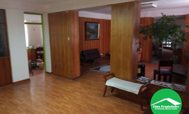 Céntrica Clínica, 2 niveles, 12 privados, 490 m2